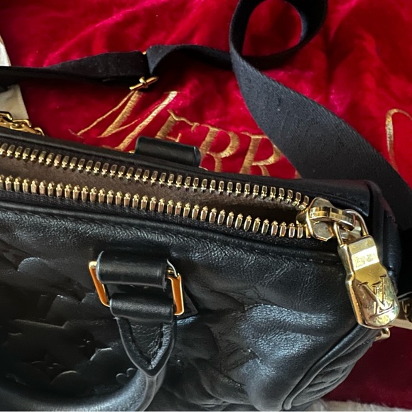 Authentic* LOUIS VUITTON Lambskin Embossed Monogram Speedy 22 Bandouliere Black - Picture 6 of 15